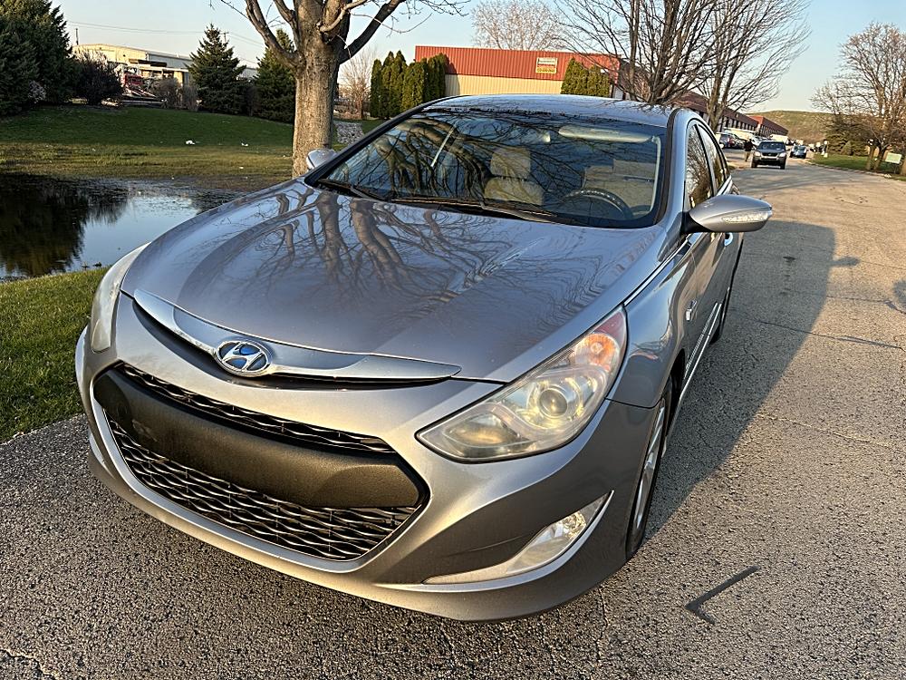 Hyundai  Sonata Hybrid Extra Clean